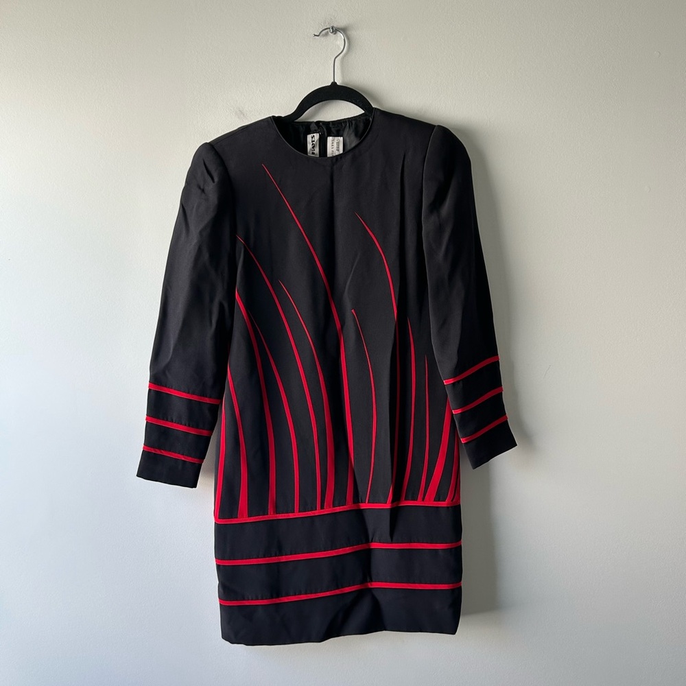 David Hayes Saks Fifth Avenue vintage black and red 100% silk dress